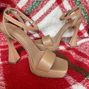 Madden girl size 8.5M platformed heels